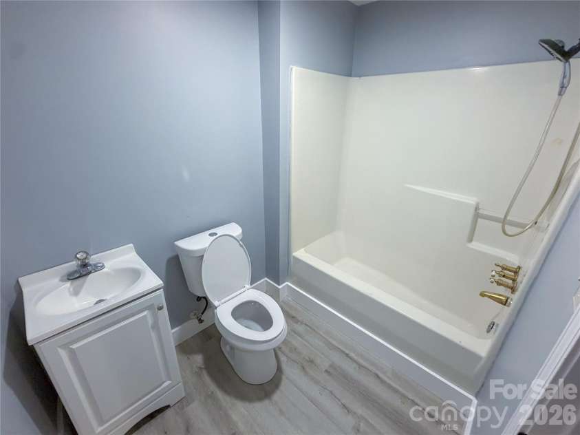 107 Drake Street, Gastonia, NC 28052.  MLS# CAR4417894, YatesRealty ID 46587. 