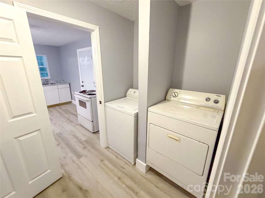 107 Drake Street, Gastonia, NC 28052.  MLS# CAR4417894, YatesRealty ID 46587. 