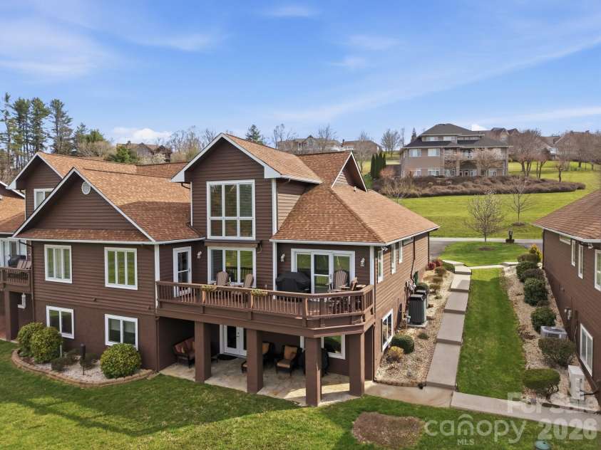 233 Lake View Place, Jefferson, NC 28640.  MLS# CAR4363025, YatesRealty ID 46588. 