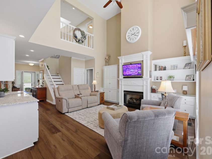 233 Lake View Place, Jefferson, NC 28640.  MLS# CAR4363025, YatesRealty ID 46588. 