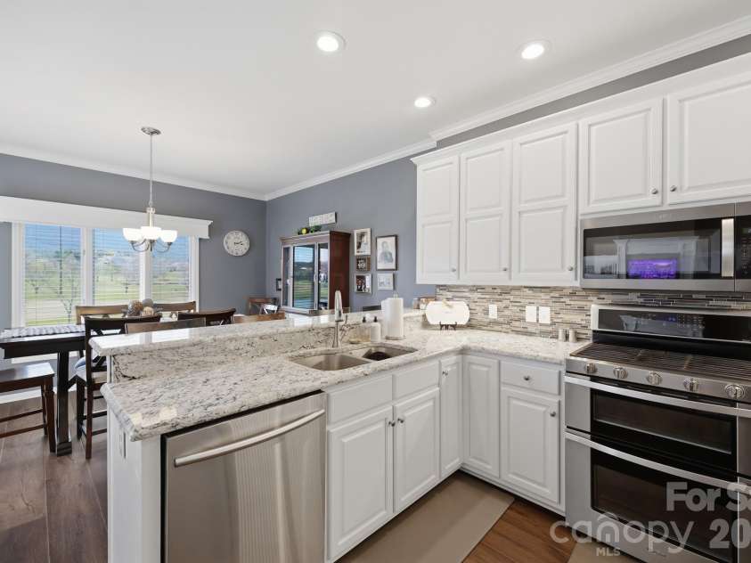 233 Lake View Place, Jefferson, NC 28640.  MLS# CAR4363025, YatesRealty ID 46588. 