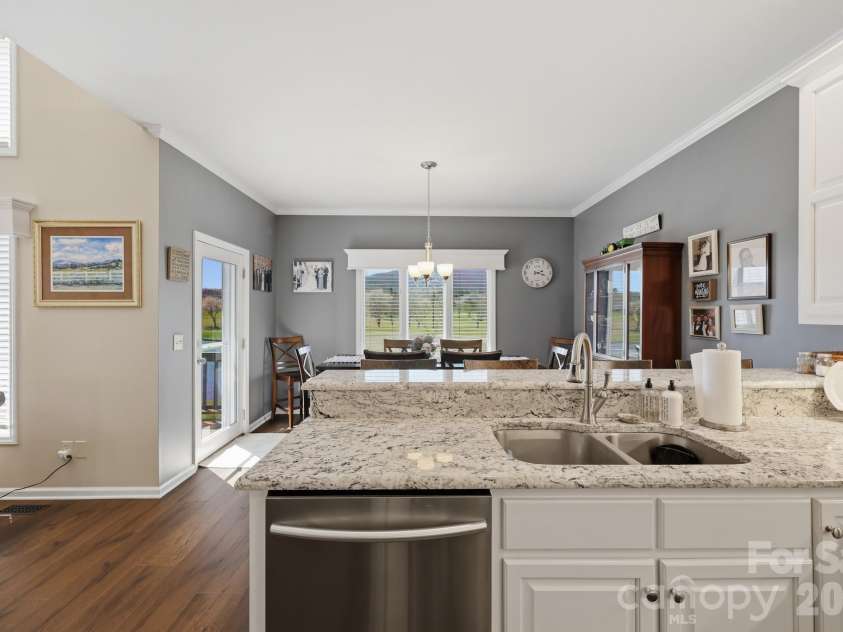 233 Lake View Place, Jefferson, NC 28640.  MLS# CAR4363025, YatesRealty ID 46588. 