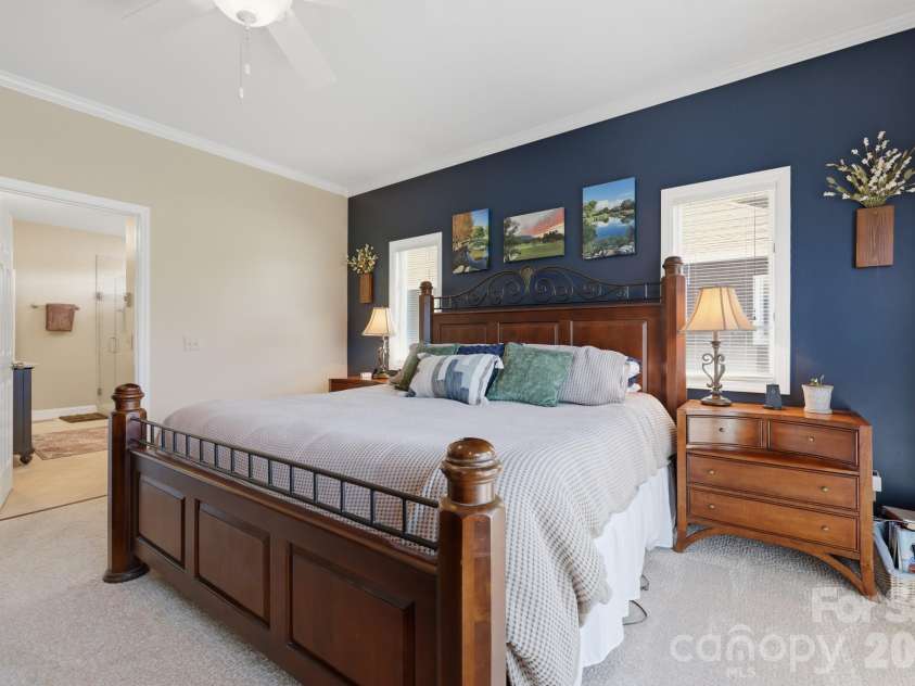 233 Lake View Place, Jefferson, NC 28640.  MLS# CAR4363025, YatesRealty ID 46588. 