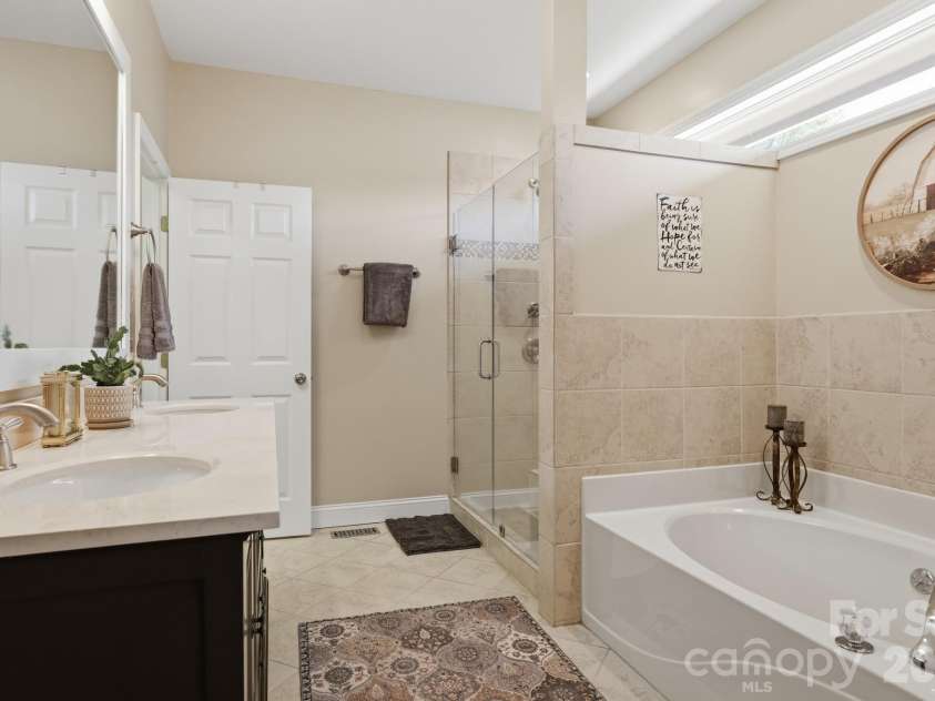 233 Lake View Place, Jefferson, NC 28640.  MLS# CAR4363025, YatesRealty ID 46588. 