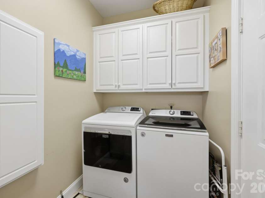 233 Lake View Place, Jefferson, NC 28640.  MLS# CAR4363025, YatesRealty ID 46588. 