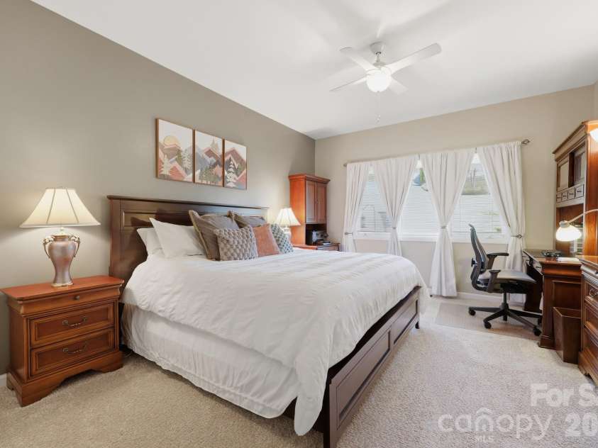 233 Lake View Place, Jefferson, NC 28640.  MLS# CAR4363025, YatesRealty ID 46588. 