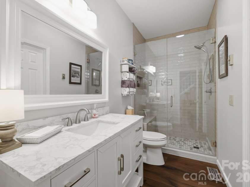 233 Lake View Place, Jefferson, NC 28640.  MLS# CAR4363025, YatesRealty ID 46588. 