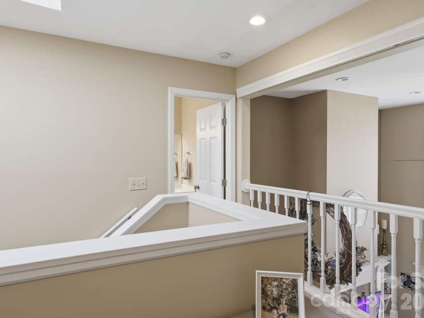 233 Lake View Place, Jefferson, NC 28640.  MLS# CAR4363025, YatesRealty ID 46588. 