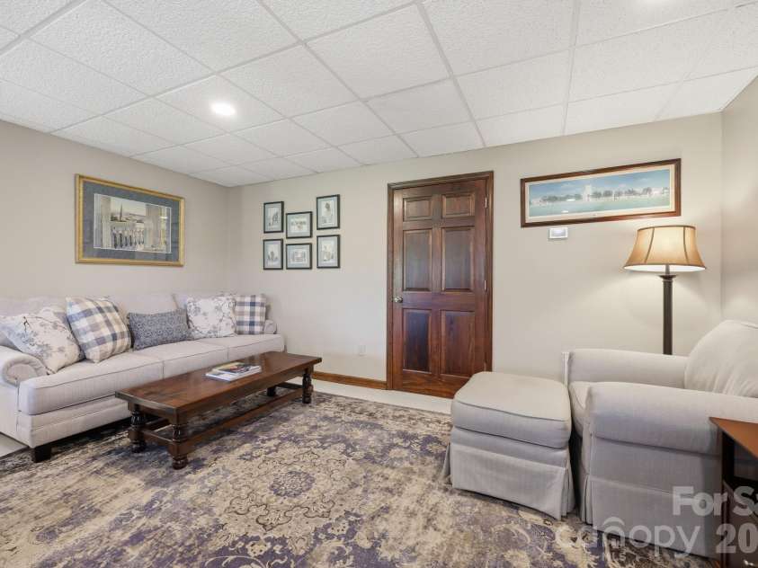 233 Lake View Place, Jefferson, NC 28640.  MLS# CAR4363025, YatesRealty ID 46588. 