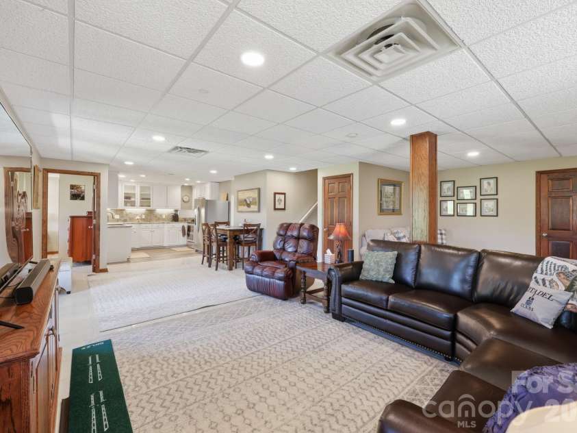 233 Lake View Place, Jefferson, NC 28640.  MLS# CAR4363025, YatesRealty ID 46588. 