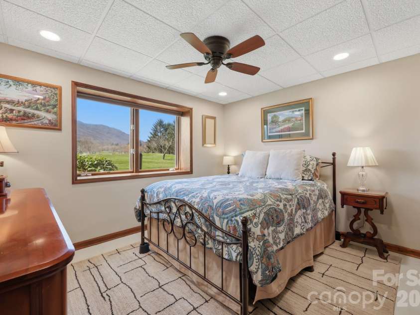 233 Lake View Place, Jefferson, NC 28640.  MLS# CAR4363025, YatesRealty ID 46588. 