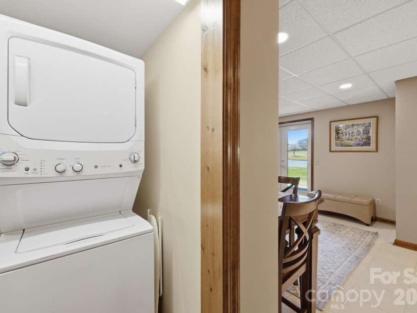 233 Lake View Place, Jefferson, NC 28640.  MLS# CAR4363025, YatesRealty ID 46588. 