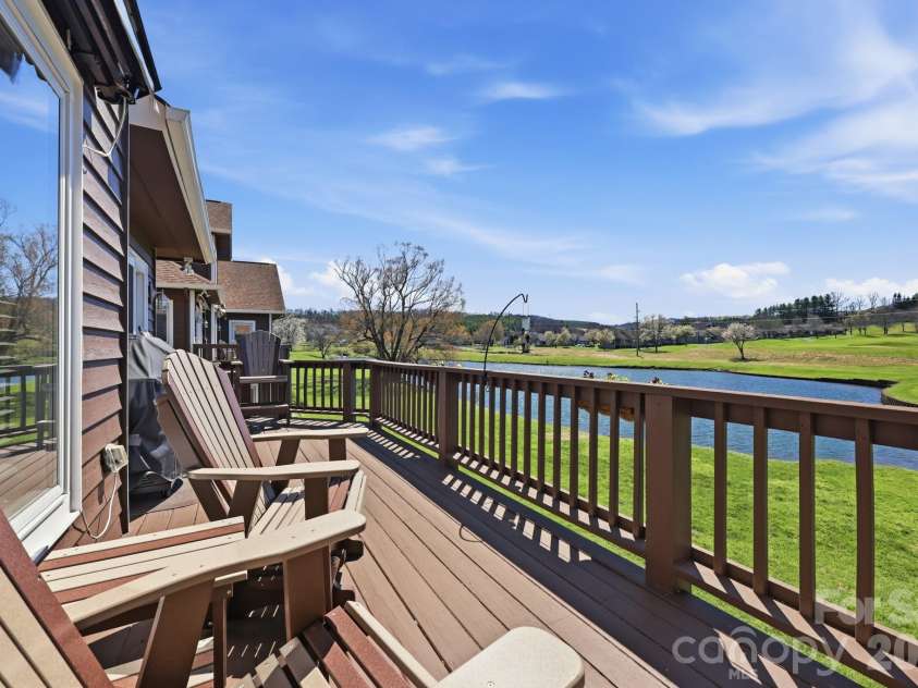 233 Lake View Place, Jefferson, NC 28640.  MLS# CAR4363025, YatesRealty ID 46588. 