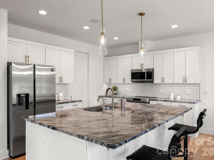 303 Iron Ridge Loop, Asheville, NC 28806.  MLS# CAR4353423, YatesRealty ID 4659. 