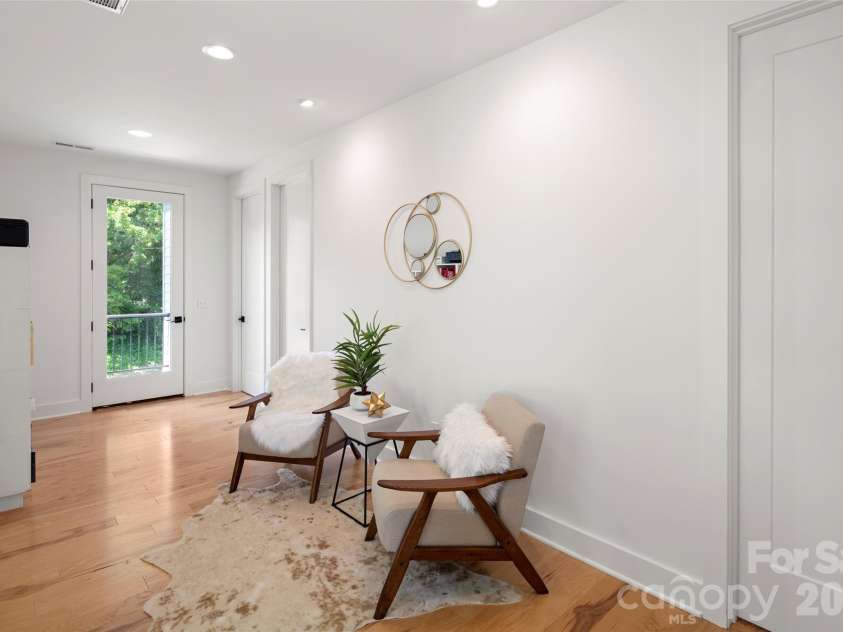 303 Iron Ridge Loop, Asheville, NC 28806.  MLS# CAR4353423, YatesRealty ID 4659. Upstairs hall
