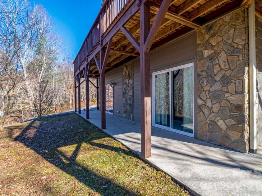 739 Mccanless Creek Drive, Marion, NC 28752.  MLS# CAR4336333, YatesRealty ID 4659. 