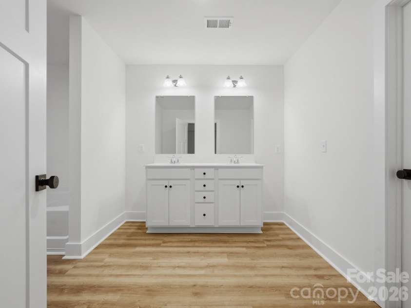 205 Shadowbrook Way, Kershaw, SC 29020.  MLS# CAR4417898, YatesRealty ID 46590. Primary Bathrm