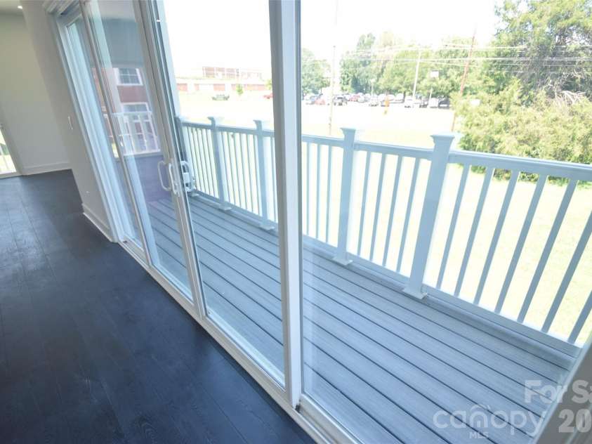 5108 Eaton Circle, Charlotte, NC 28208.  MLS# CAR4416731, YatesRealty ID 46593. 
