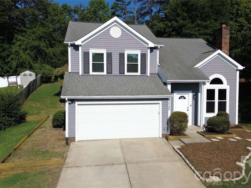 7725 Batavia Lane, Charlotte, NC 28213.  MLS# CAR4417906, YatesRealty ID 46595. 