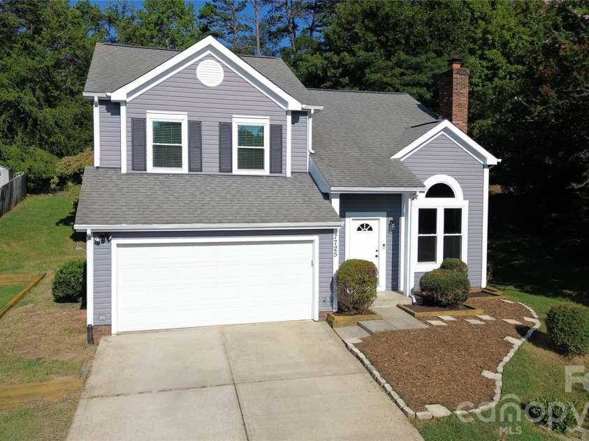 7725 Batavia Lane, Charlotte, NC 28213.  MLS# CAR4417906, YatesRealty ID 46595. 