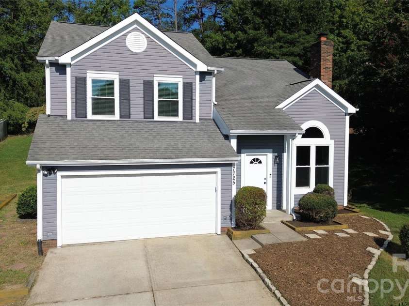 7725 Batavia Lane, Charlotte, NC 28213.  MLS# CAR4417906, YatesRealty ID 46595. 
