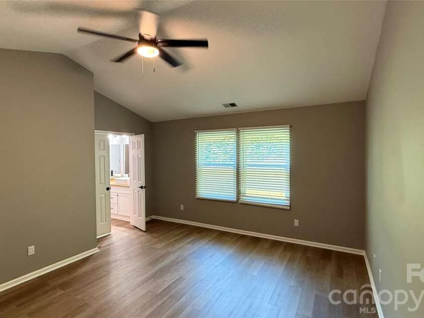 7725 Batavia Lane, Charlotte, NC 28213.  MLS# CAR4417906, YatesRealty ID 46595. 