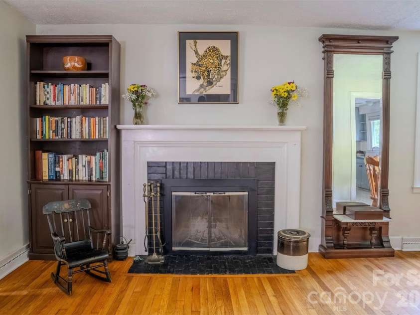 261 Forest Hill Drive, Asheville, NC 28803.  MLS# CAR4410429, YatesRealty ID 46596. 