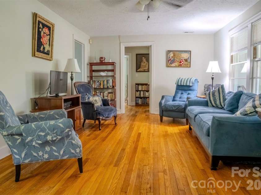 261 Forest Hill Drive, Asheville, NC 28803.  MLS# CAR4410429, YatesRealty ID 46596. 