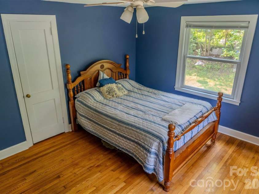 261 Forest Hill Drive, Asheville, NC 28803.  MLS# CAR4410429, YatesRealty ID 46596. 