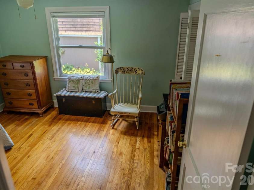 261 Forest Hill Drive, Asheville, NC 28803.  MLS# CAR4410429, YatesRealty ID 46596. 