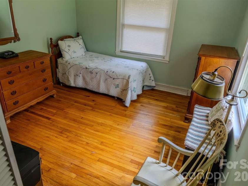 261 Forest Hill Drive, Asheville, NC 28803.  MLS# CAR4410429, YatesRealty ID 46596. 