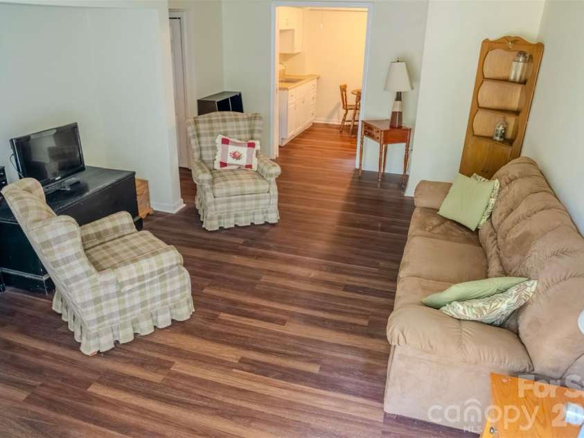 261 Forest Hill Drive, Asheville, NC 28803.  MLS# CAR4410429, YatesRealty ID 46596. 