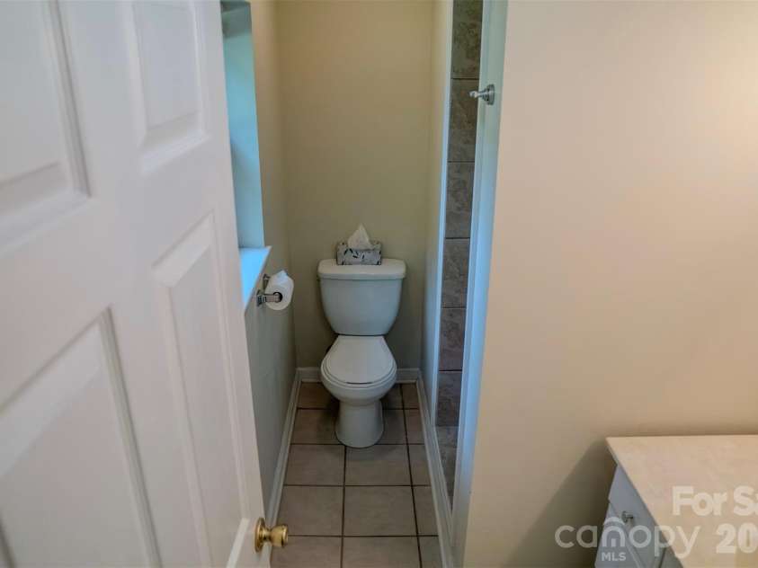 261 Forest Hill Drive, Asheville, NC 28803.  MLS# CAR4410429, YatesRealty ID 46596. 