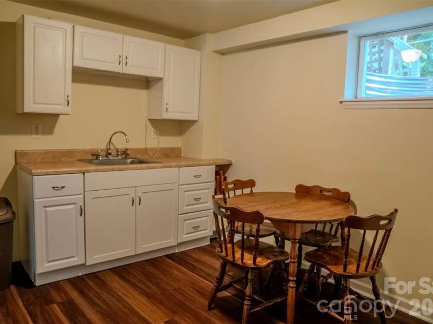 261 Forest Hill Drive, Asheville, NC 28803.  MLS# CAR4410429, YatesRealty ID 46596. 