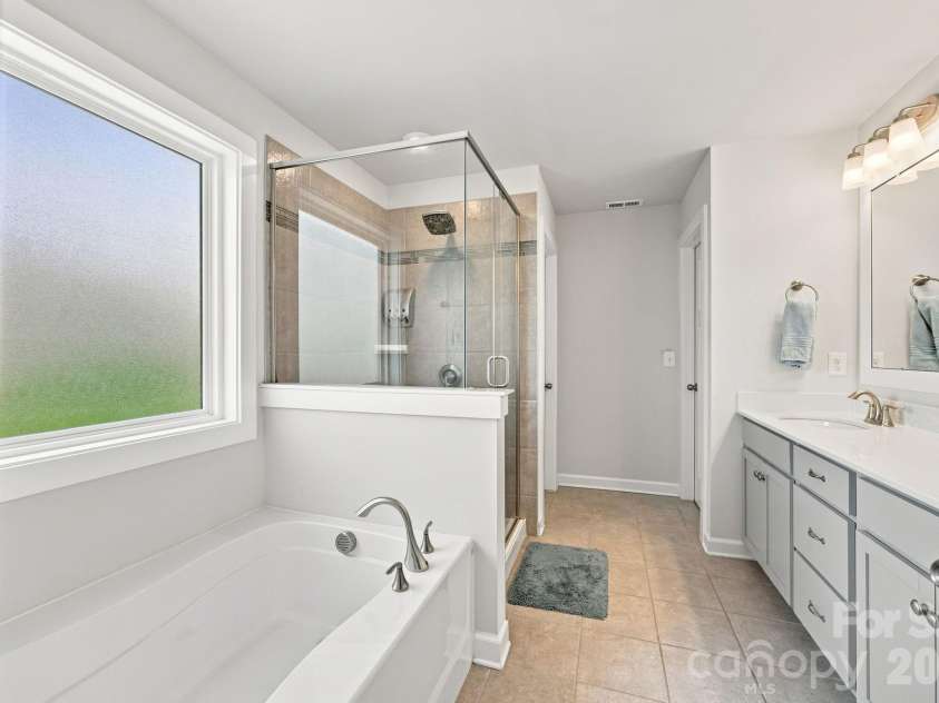 11810 Westbranch Parkway, Davidson, NC 28036.  MLS# CAR4406846, YatesRealty ID 46599. 