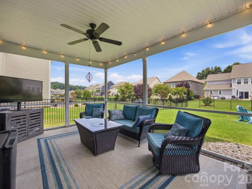 11810 Westbranch Parkway, Davidson, NC 28036.  MLS# CAR4406846, YatesRealty ID 46599. 
