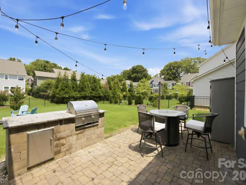 11810 Westbranch Parkway, Davidson, NC 28036.  MLS# CAR4406846, YatesRealty ID 46599. 