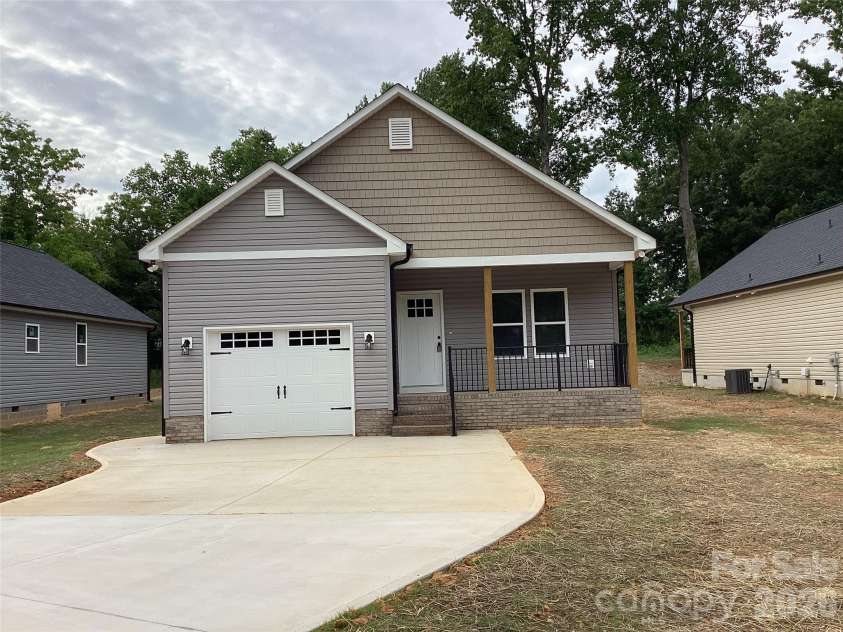 2540 Jake Alexander Boulevard, Salisbury, NC 28146.  MLS# CAR4270742, YatesRealty ID 466. Front view