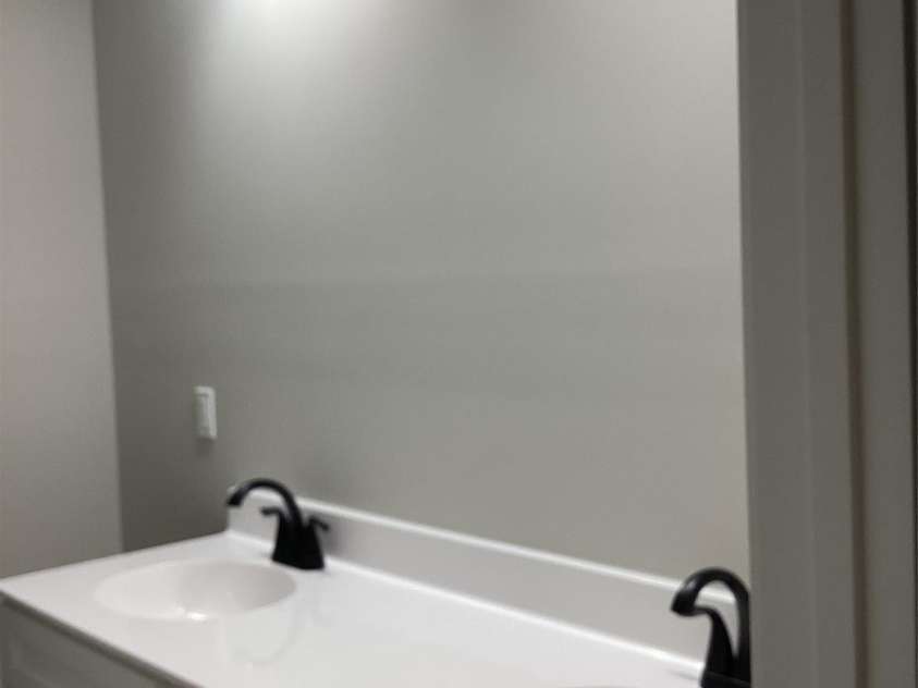 2540 Jake Alexander Boulevard, Salisbury, NC 28146.  MLS# CAR4270742, YatesRealty ID 466. Master bathroom 