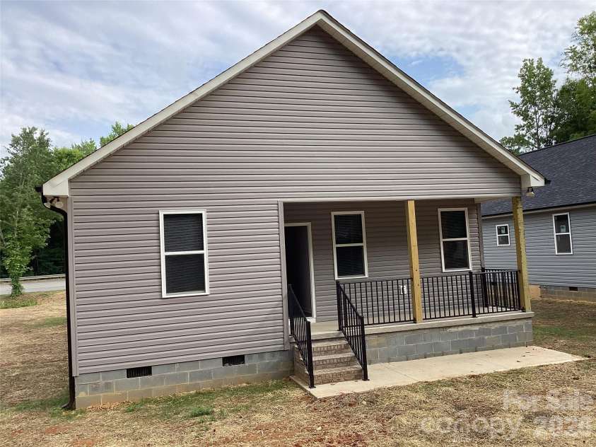 2540 Jake Alexander Boulevard, Salisbury, NC 28146.  MLS# CAR4270742, YatesRealty ID 466. Rear view 