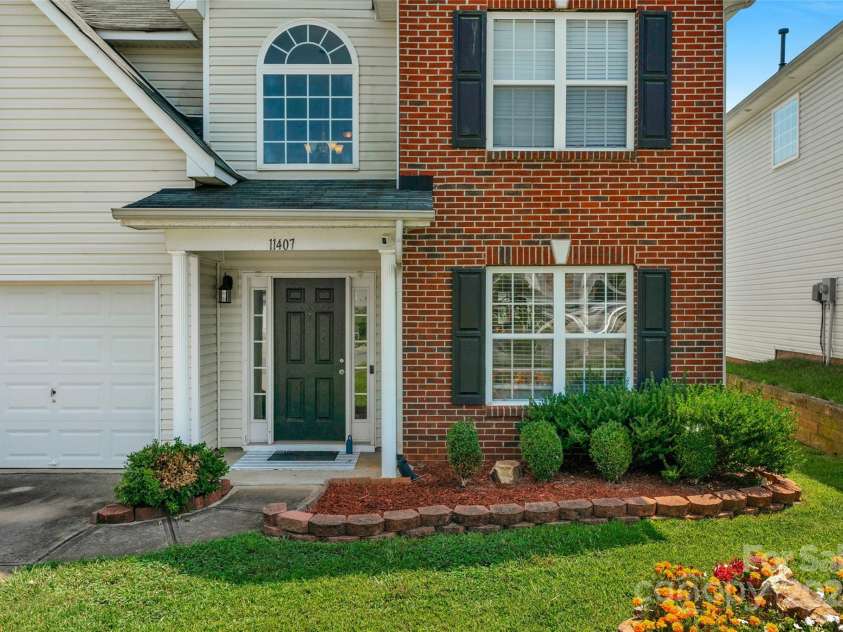 11407 Sidney crest Avenue, Charlotte, NC 28213.  MLS# CAR4177575, YatesRealty ID 4660. 
