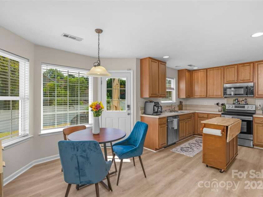 11407 Sidney crest Avenue, Charlotte, NC 28213.  MLS# CAR4177575, YatesRealty ID 4660. 