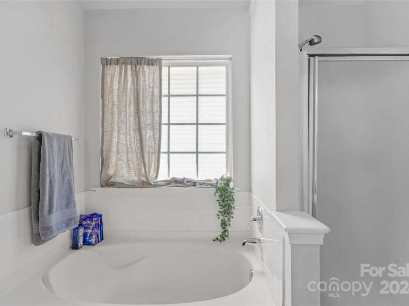 11407 Sidney crest Avenue, Charlotte, NC 28213.  MLS# CAR4177575, YatesRealty ID 4660. 