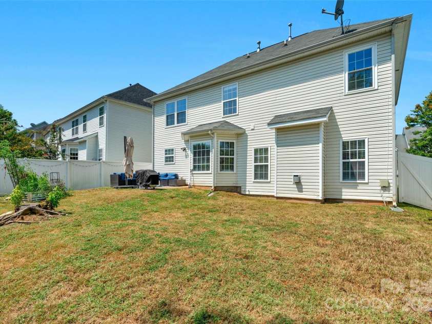 11407 Sidney crest Avenue, Charlotte, NC 28213.  MLS# CAR4177575, YatesRealty ID 4660. 