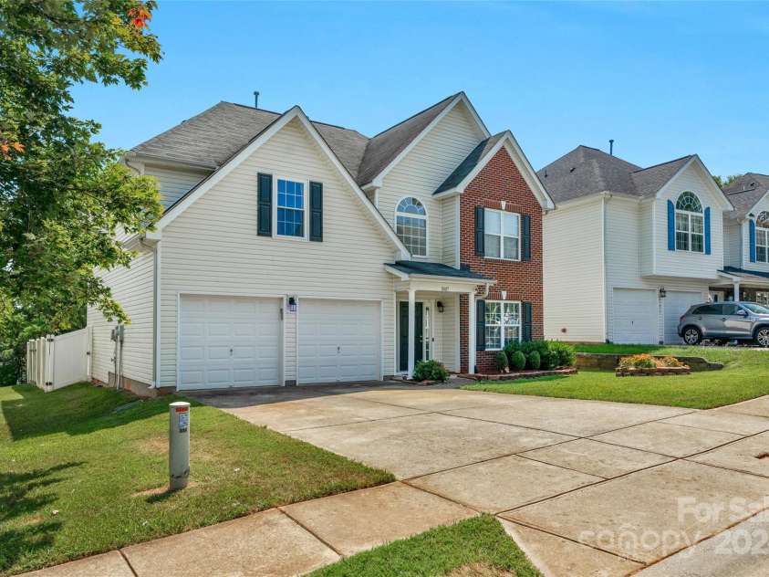11407 Sidney crest Avenue, Charlotte, NC 28213.  MLS# CAR4177575, YatesRealty ID 4660. 