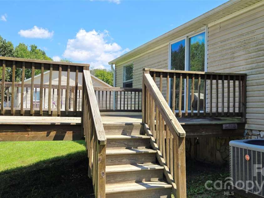 176 Crown Court, Kings Mountain, NC 28086.  MLS# CAR4417909, YatesRealty ID 46600. Back deck