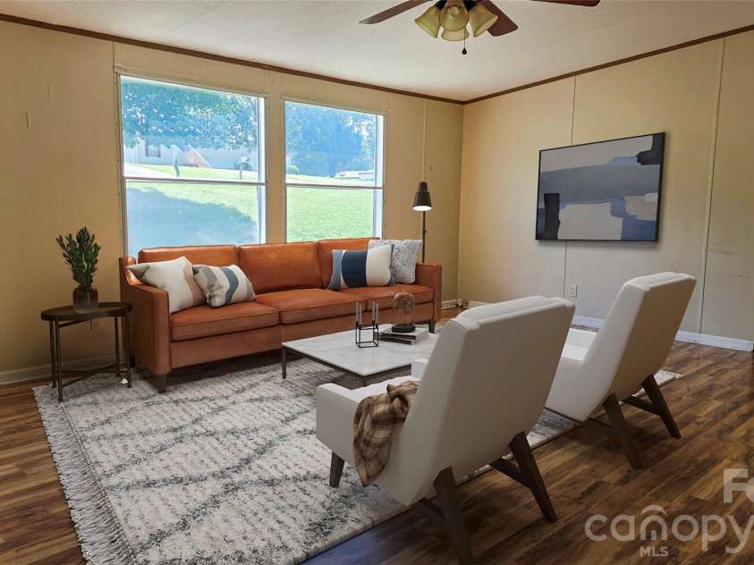 176 Crown Court, Kings Mountain, NC 28086.  MLS# CAR4417909, YatesRealty ID 46600. Dining