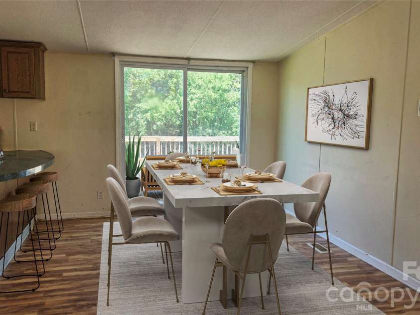 176 Crown Court, Kings Mountain, NC 28086.  MLS# CAR4417909, YatesRealty ID 46600. Dining/kitchen