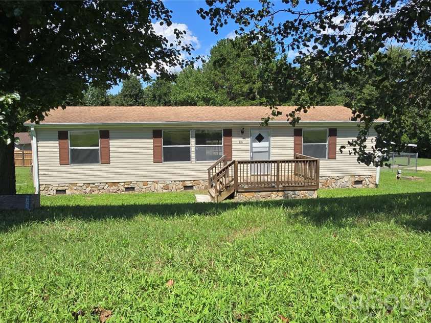 176 Crown Court, Kings Mountain, NC 28086.  MLS# CAR4417909, YatesRealty ID 46600. Front