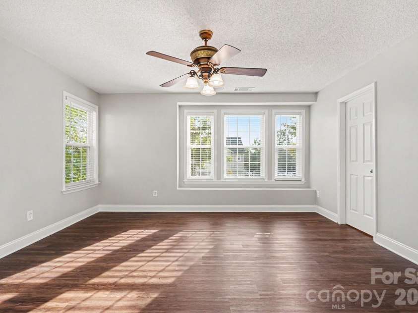 13634 Riding Hill Avenue, Charlotte, NC 28213.  MLS# CAR4413541, YatesRealty ID 46601. 